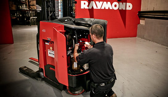 Standard Forklift Service | Carolina Handling